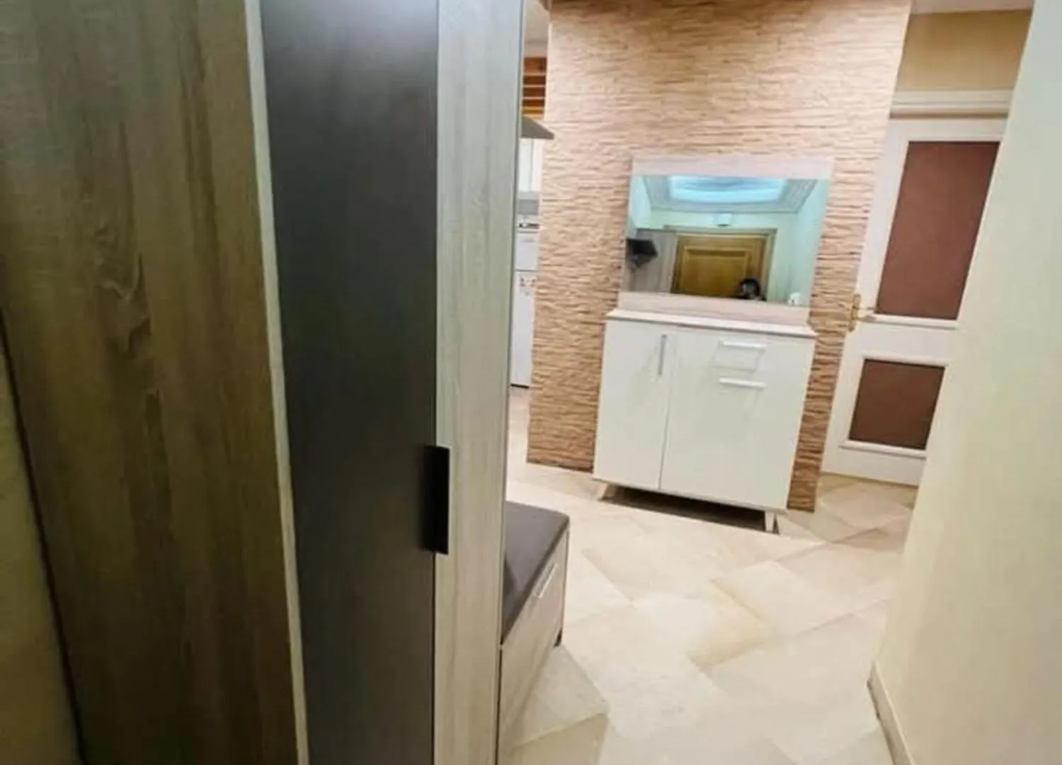 Luxe Appartement - Ennasr 2 - Wifi - Pres De Toutes Commodites - Hedi Nouira Street 튀니스